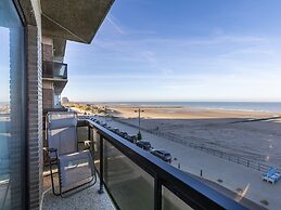 Corner Apartment With Frontal sea View