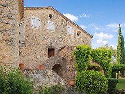 Chateau in Lorgues With Pool & Vineyard Views