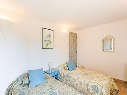 Chateau in Lorgues With Pool & Vineyard Views