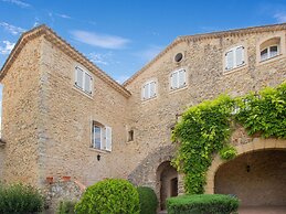 Chateau in Lorgues With Pool & Vineyard Views