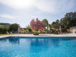 Chateau in Lorgues With Pool & Vineyard Views