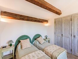 Chateau in Lorgues With Pool & Vineyard Views