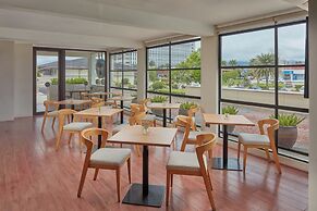 Holiday Inn & Suites Batangas Limapark by IHG