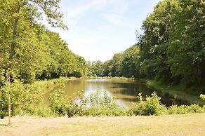 Nature Retreat by the Lakes