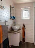 Houseboat Harmony