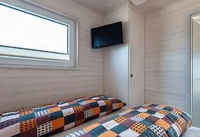 Houseboat Harmony