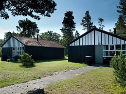 6 Person Holiday Home in Vaeggerlose