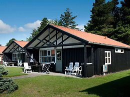 6 Person Holiday Home in Vaeggerlose