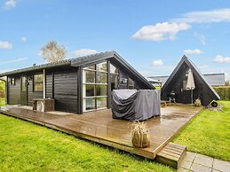 6 Person Holiday Home in Hemmet