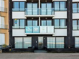 Apartment by the Beach