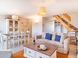 Coastal Retreat With Balcony