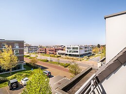 Coastal Retreat With Balcony