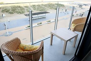 Beachside Modern Retreat