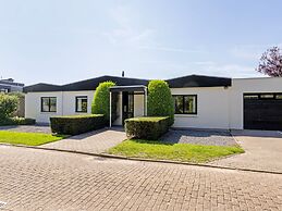 Lakeside Stay in Kamperland
