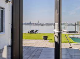 Lakeside Stay in Kamperland
