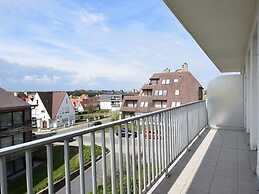 Spacious Seafront Retreat