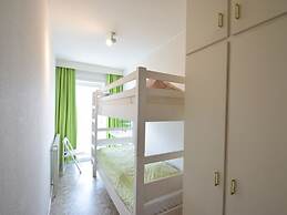 Spacious Seafront Retreat