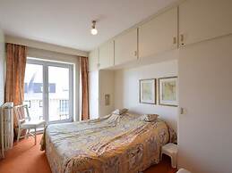 Spacious Seafront Retreat