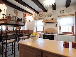 Charming Alpine Retreat for 9