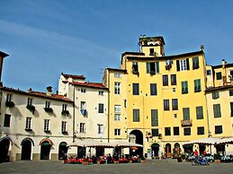 Charming Mansion in Lucca
