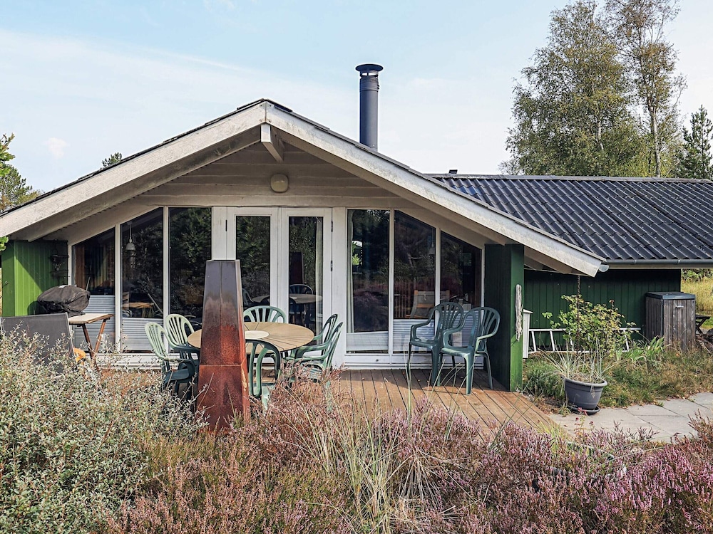 6 Person Holiday Home in Albaek