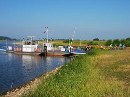 Holiday Home Deichkind on the Elbe Dike