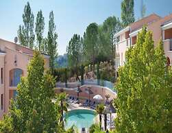 Apartment in Greoux-les-bains Near Lakes