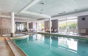 Apartment in Greoux-les-bains Near Lakes