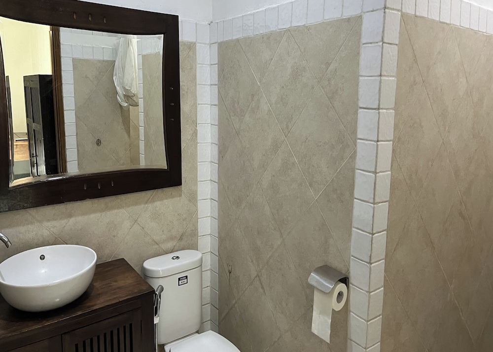 R Residence Jakarta
