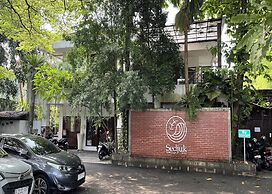 R Residence Jakarta