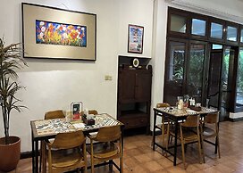 R Residence Jakarta