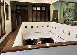 R Residence Jakarta