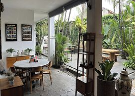 R Residence Jakarta