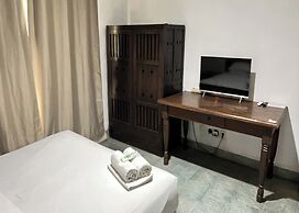 R Residence Jakarta