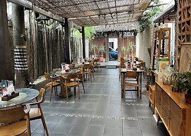 R Residence Jakarta