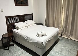 R Residence Jakarta