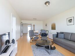 Cozy 1-bedroom Apartment With Sea View