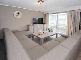 Spacious Coastal Retreat