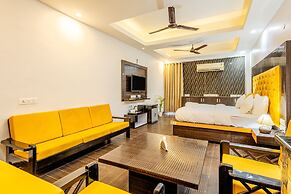 Lime Tree Hotel and Banquet Huda Metro
