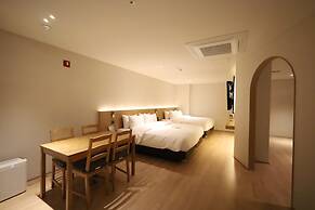 JungGam Hotel
