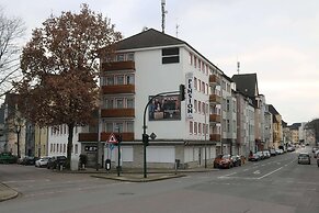 Apartment in Essen With Balcony & Garden