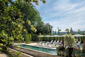 Amoure Hotel