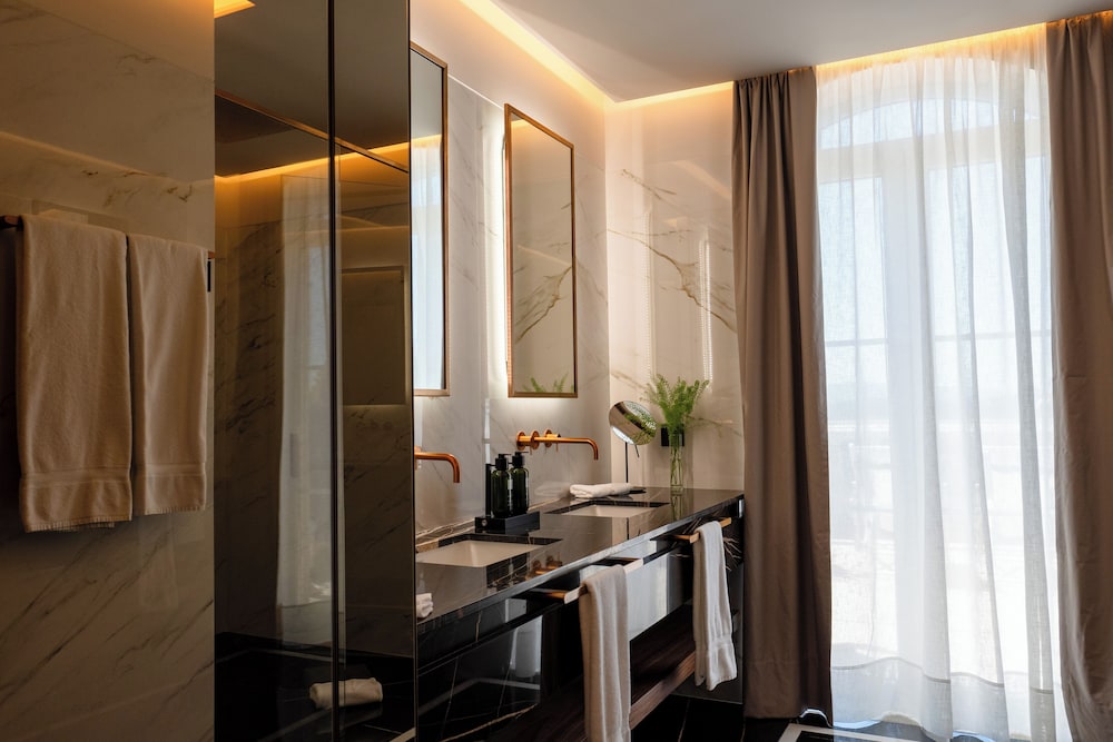 Amoure Hotel