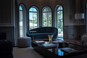 Amoure Hotel