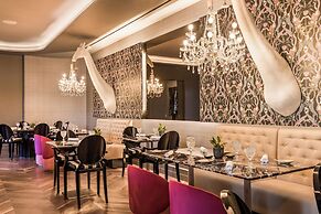 Amoure Hotel