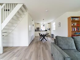 Holiday Home in South Holland by Stompaarde Plas
