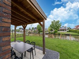 Holiday Home in South Holland by Stompaarde Plas