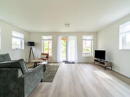 Holiday Home in South Holland by Stompaarde Plas