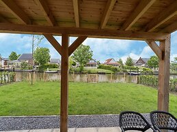 Holiday Home in South Holland by Stompaarde Plas