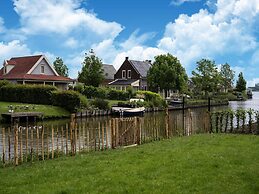 Holiday Home in South Holland by Stompaarde Plas